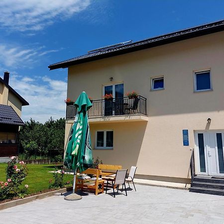 Katarica Hotell Korenica Exteriör bild