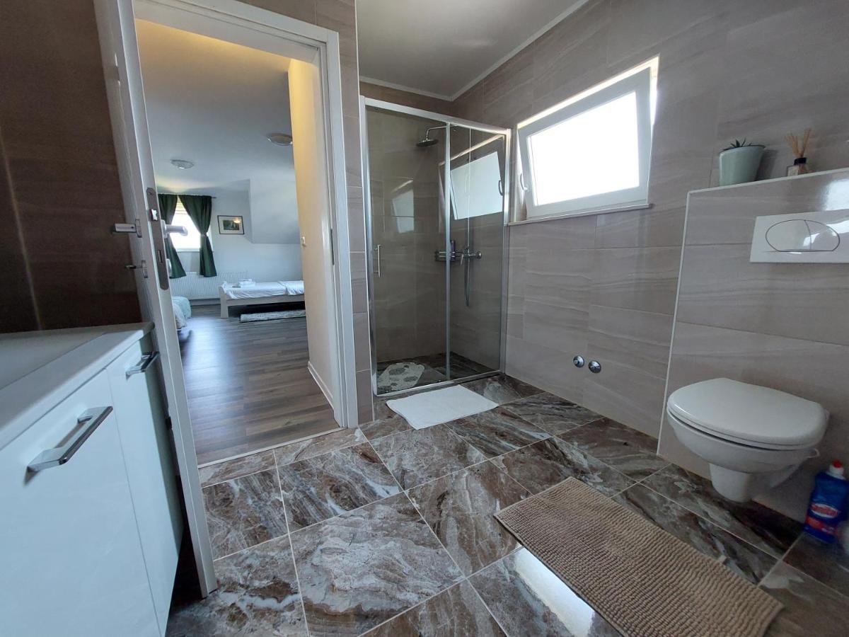 Katarica Hotell Korenica Exteriör bild