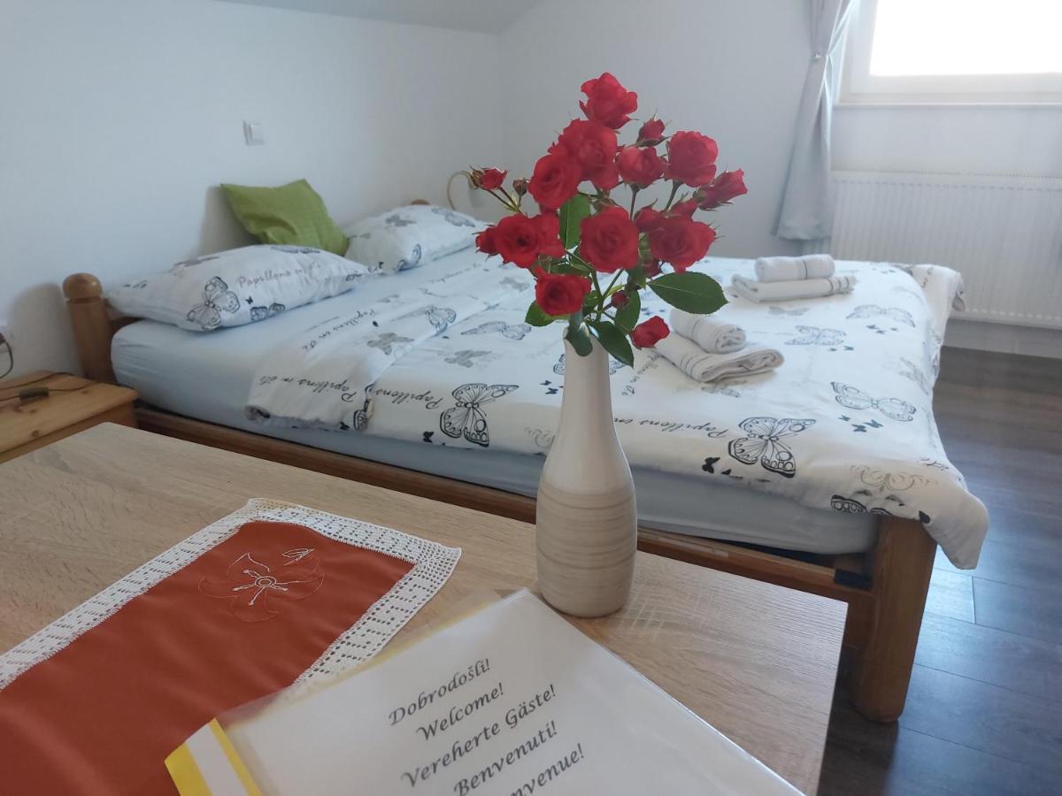 Katarica Hotell Korenica Exteriör bild