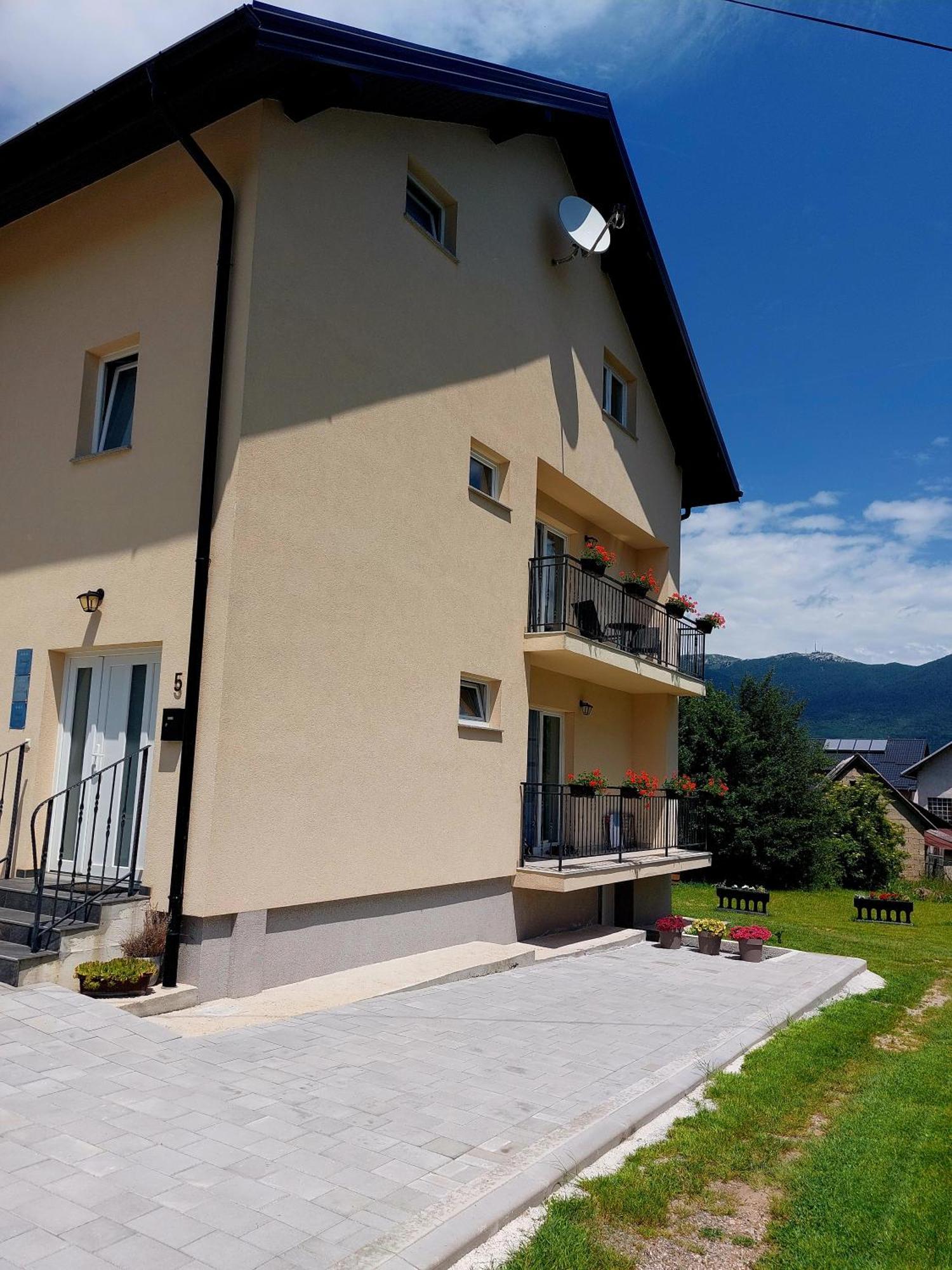 Katarica Hotell Korenica Exteriör bild
