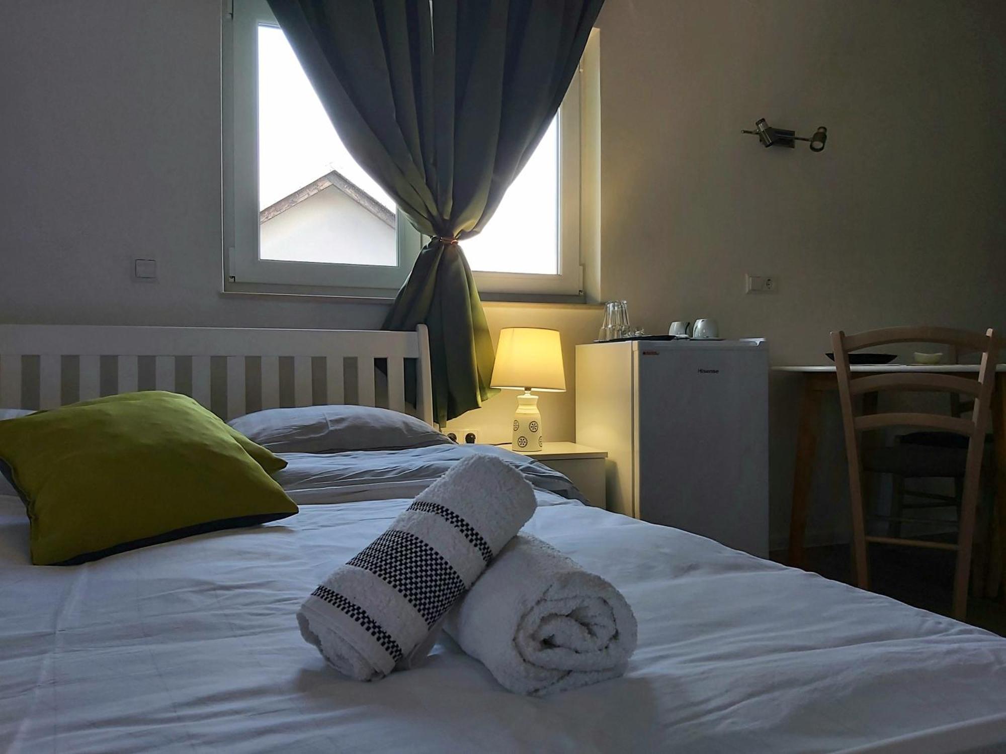Katarica Hotell Korenica Rum bild